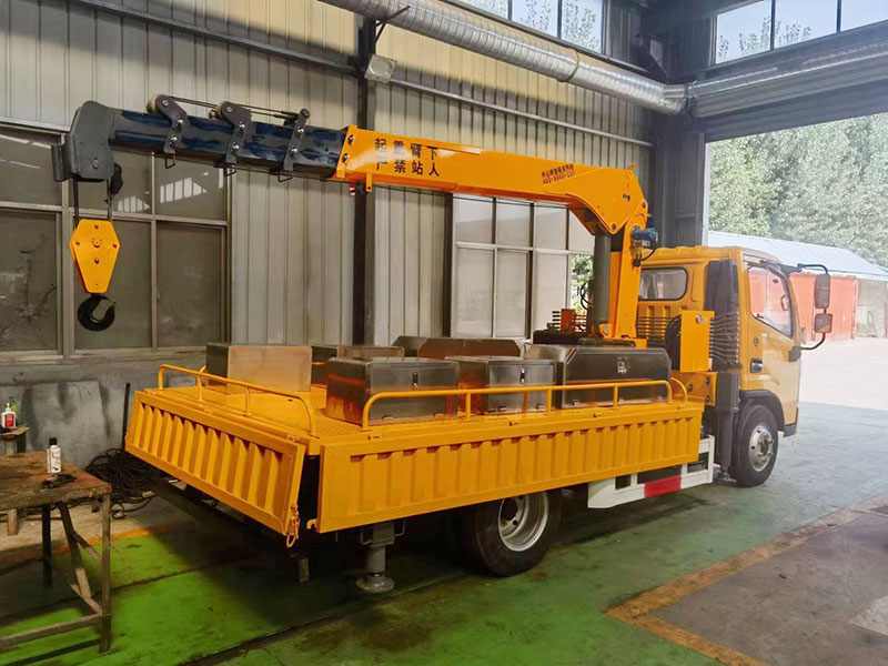 藍牌高空作業吊車價格